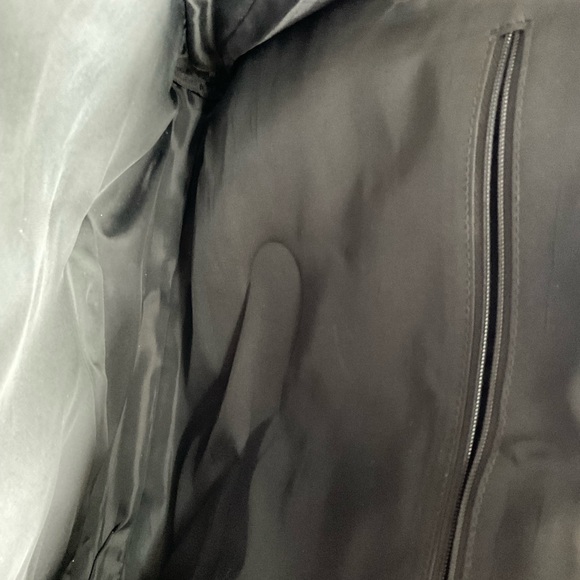 GUC ( with flaws) Lodis Leather Attache/Briefcase with strap. - Picture 4 of 8